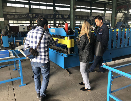 Latest company news about 201904 Ekuador pelanggan memeriksa mesin